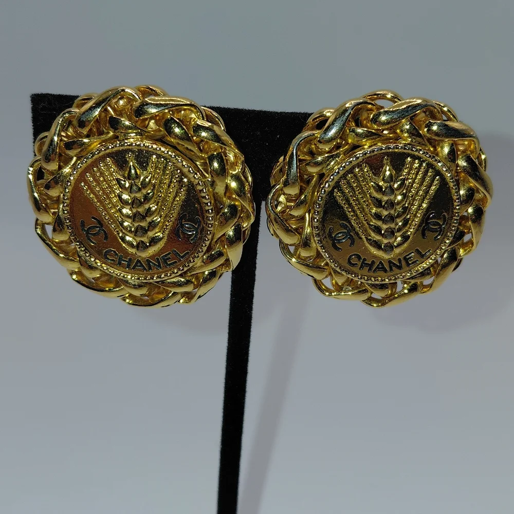 CHANEL vintage gold